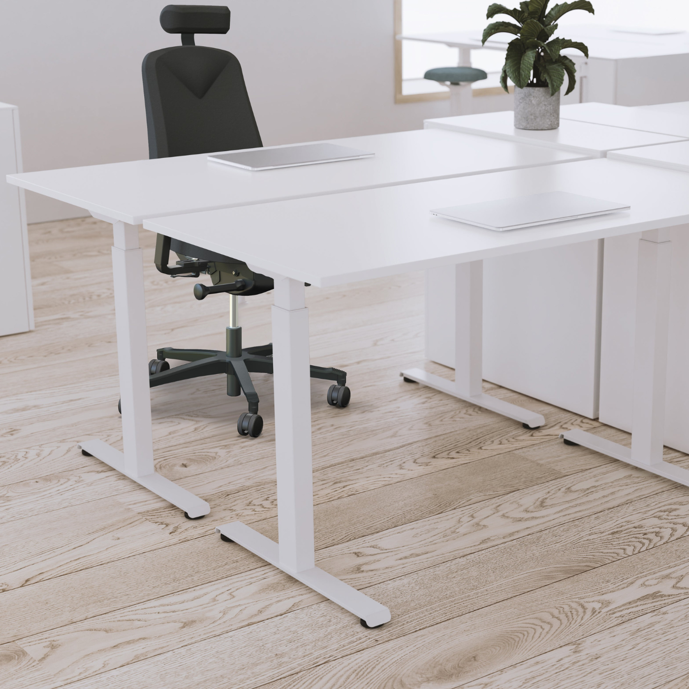 Höj- och sänkbara skrivbord förbättrar din arbetsupplevelse och övergripande livskvalitet