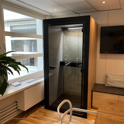 Vetrospace XS telefonbås på kontor