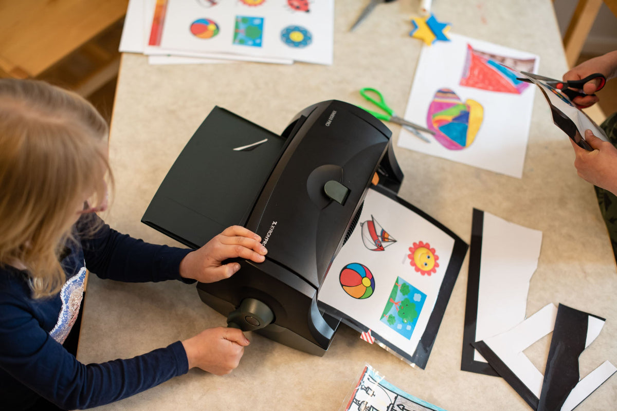 Magnetpaket Förskola Mobil – Skapa flanosagor (Whiteboard + Xyron 850 + Magnetlaminat)