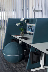 a30-peak-design-booth