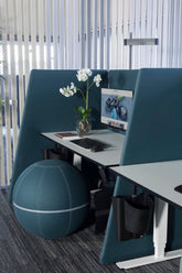 a30-peak-design-booth